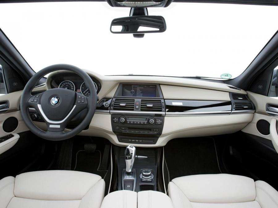  BMW X5 xDrive 3.5d 10 Year Edition 2009 года  (фото 4 из 18)